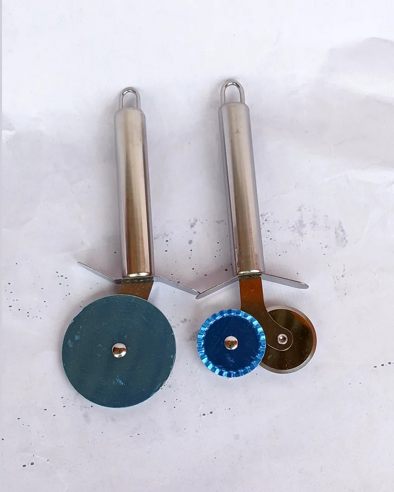 Chin Chin Cutter and Pizza Cutter Double Head - Image 2